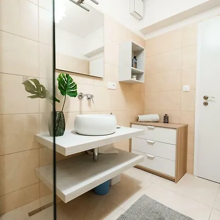 Private 5 Star 3 Flat And In-door Pkg *