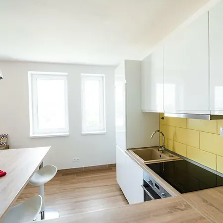 Private 5 Star 3 Flat And In-door Pkg