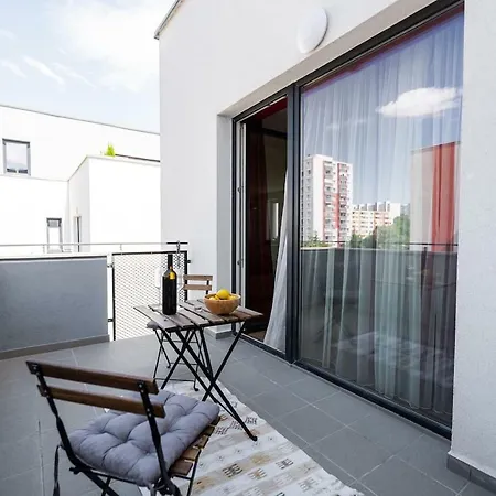 Private 5 Star 3 Flat And In-door Pkg