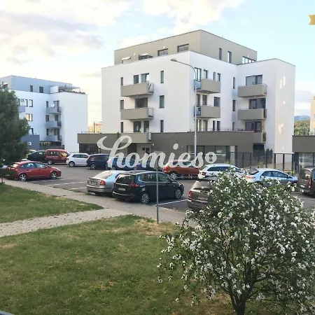 Private 5 Star 3 Flat And In-door Pkg * Nitra