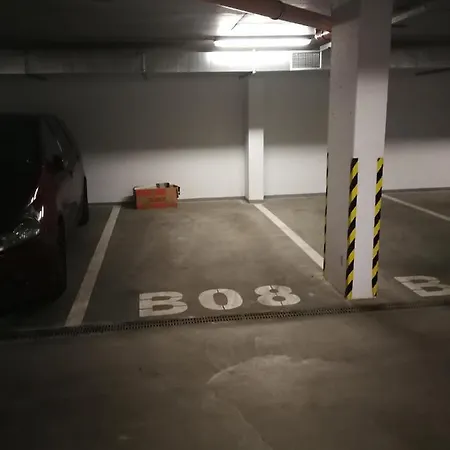 Private 5 Star 3 Flat And In-door Pkg * Nitra