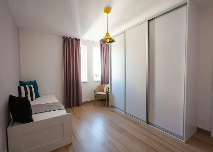 Private 5 Star 3 Flat And In-door Pkg * 니트라