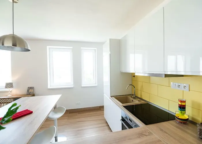 Private 5 Star 3 Flat And In-door Pkg
