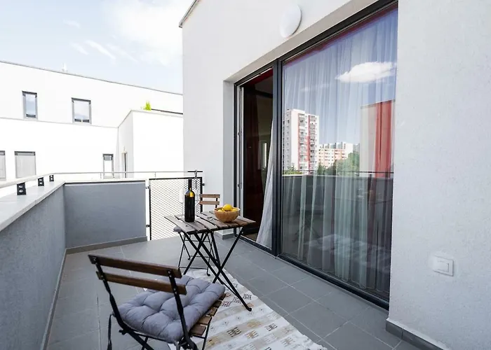 Private 5 Star 3 Flat And In-door Pkg