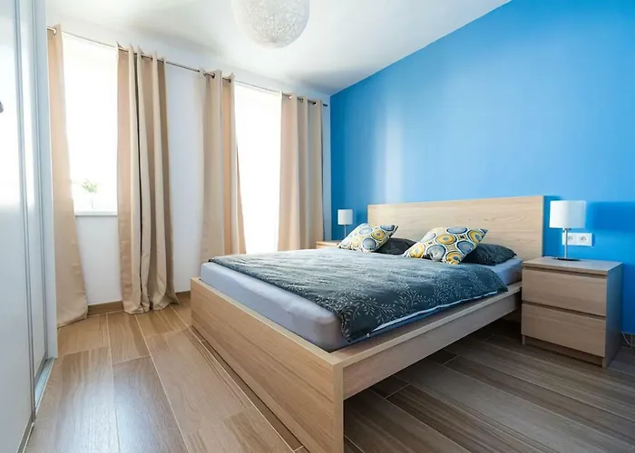 Private 5 Star 3 Flat And In-door Pkg Appartement Nitra